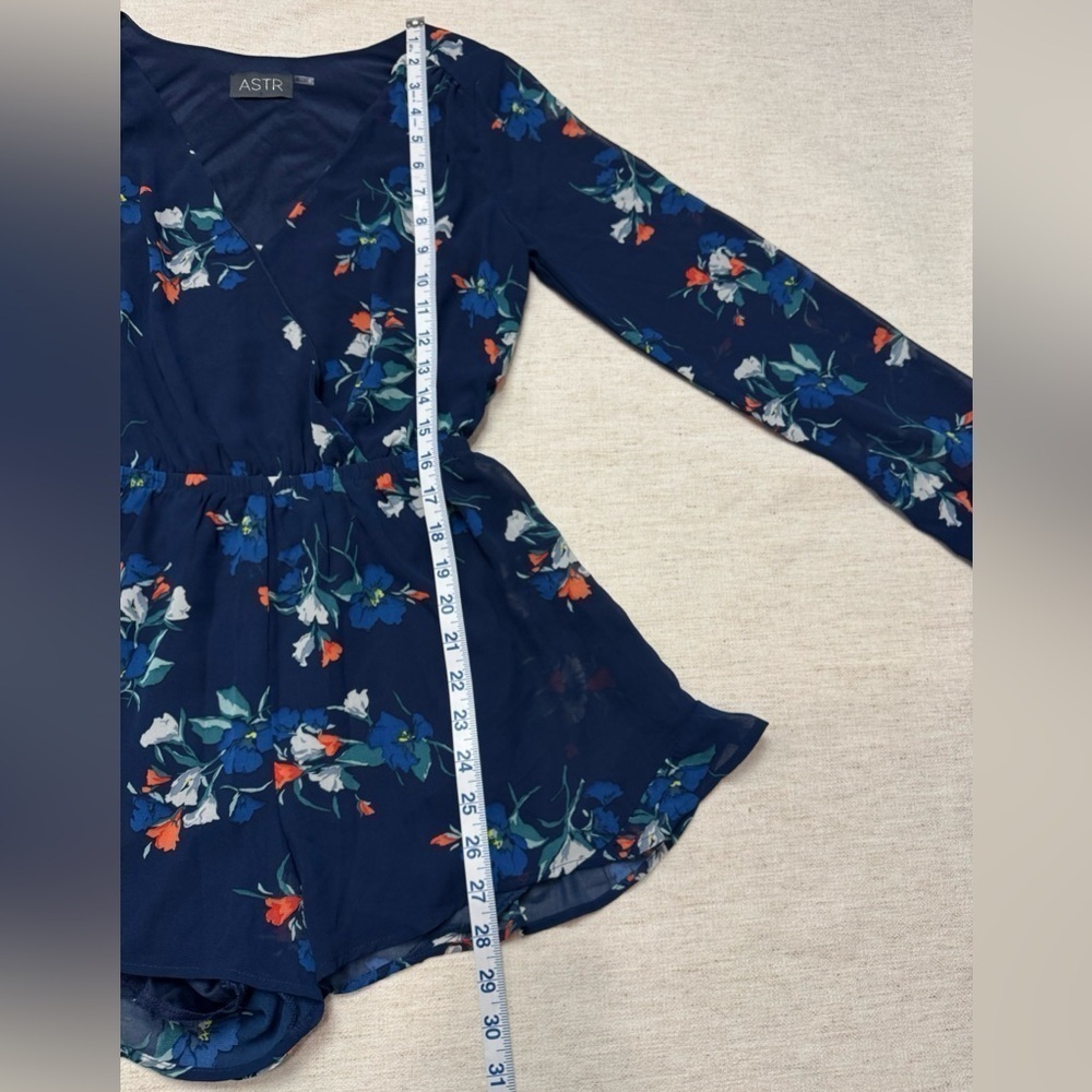 ASTR Women Navy Blue Floral Romper Small Chiffon Flowy Prairie Core Fairy Whimsy - Picture 2 of 5